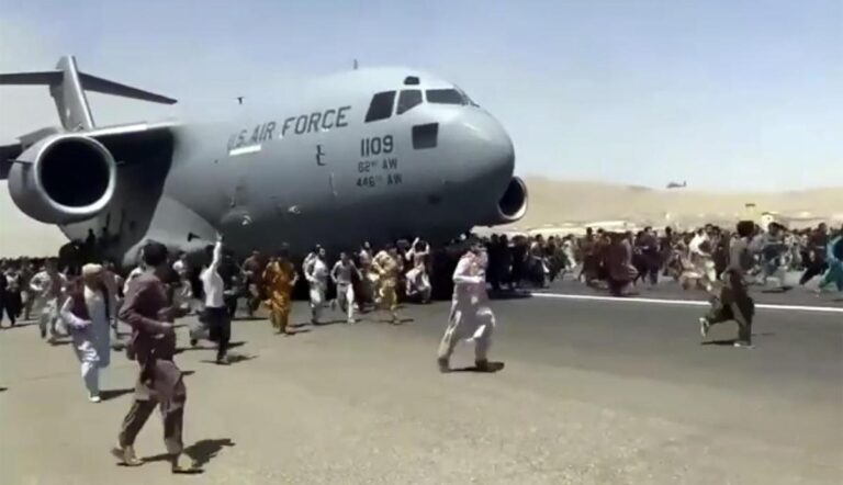 چرا جمهوریت در افغانستان سقوط کرد؟ پنج بحران تعیین‌کننده
